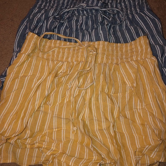 Bundle of American Eagle Flowy Shorts! - Picture 2 of 3